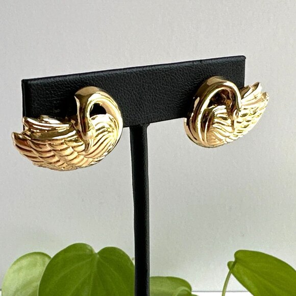 Vintage 1980s Avon Swan Clip-On Earrings Gold-Tone 1.5" Elegant Jewelry - Picture 1 of 8